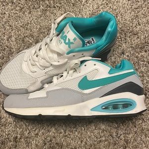 Nike Air Max St International